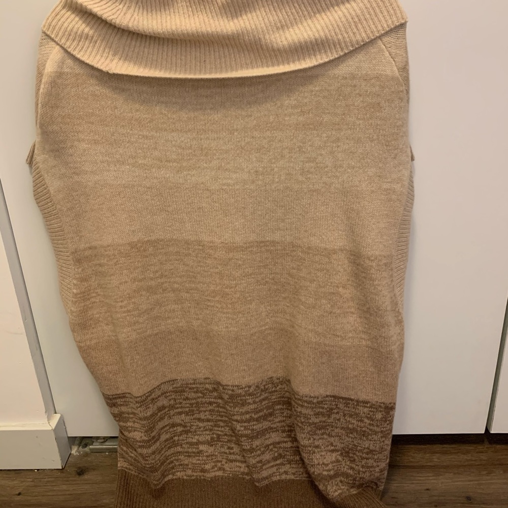 Sweater - Picture 4 of 4